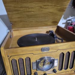 Museum Thomas Series Record Player