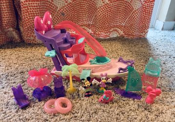 Minnie Mouse Polka Dot Yacht