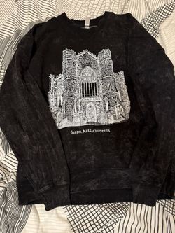 Salem Witch Museum Pull Over W/Plastic Backpack