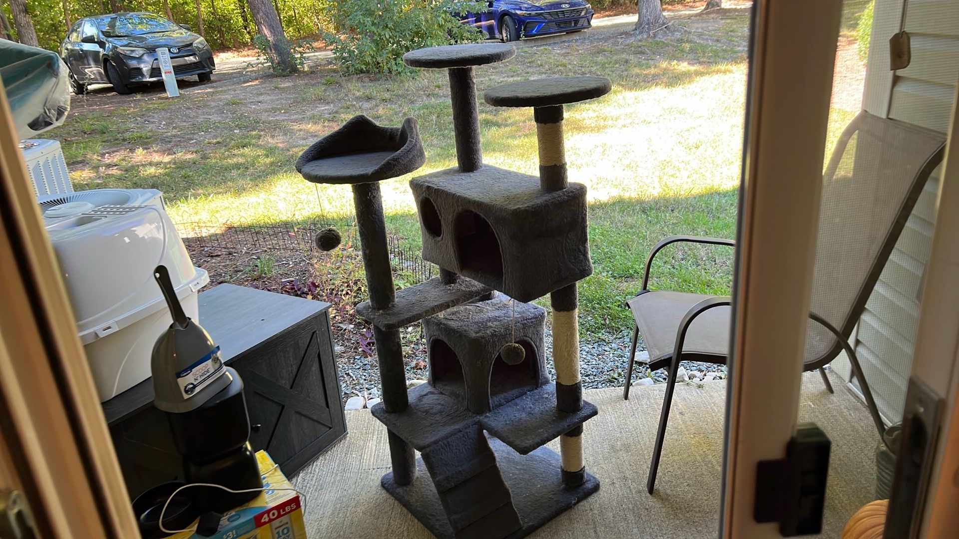 Cat climber Scratch Post Great Condition 