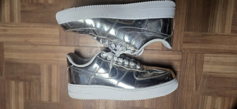used Women's Air Force SP 'Liquid Metal metallic size