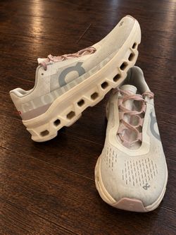 On Running Cloudmonster Women’s Sz 8.5