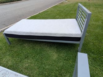 Twin frame and mattress