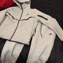 Grey Nike Tech Set 