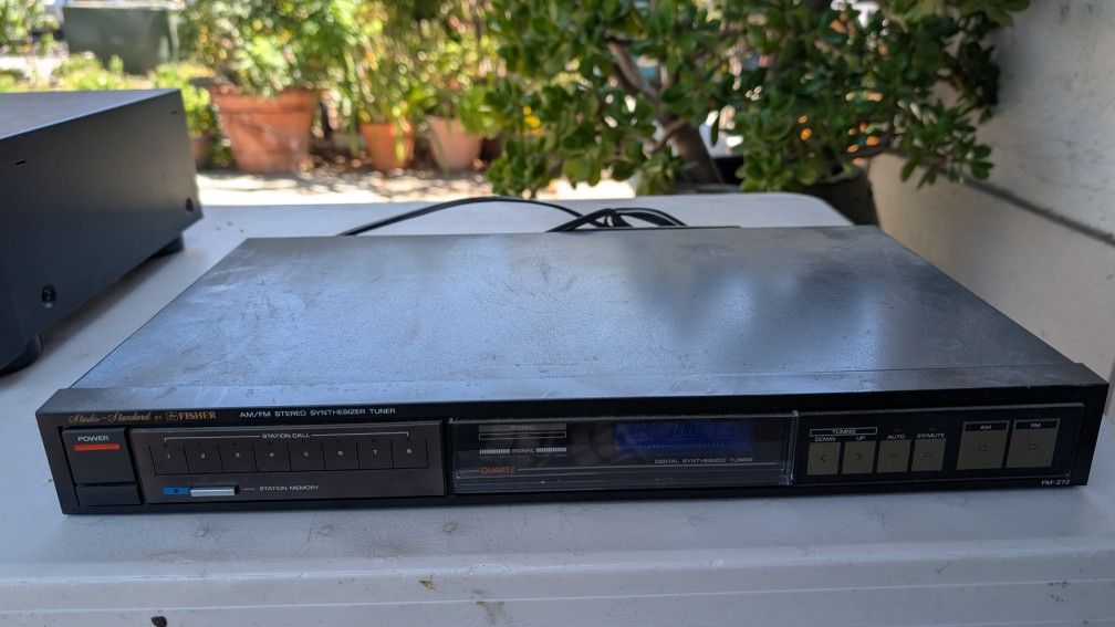 Vintage Fisher FM-276 Synthesizer AM/FM Stereo Tuner 