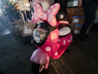 Disney Minnie Mouse 6V Euro Scooter Ride-on Battery-Powered Bike by Huffy