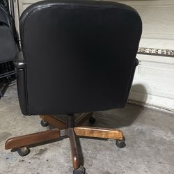 Desk chair