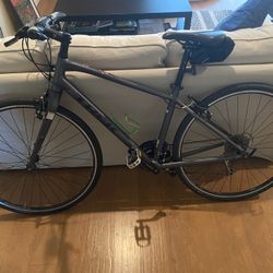 Trek Hybrid FX 3 17’’ Womans Road Bike