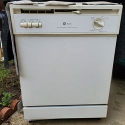 GE General Electric Dishwasher Barely Used Once or Twice White Appliances