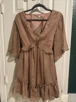 Flowy Midi Dress In Dusty Rose Whit Ruffle Detail