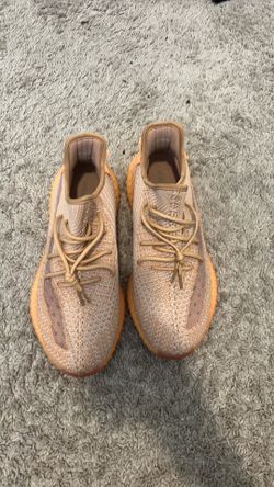 Size 11 Yeezy used lightly