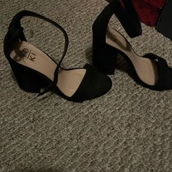 Blqck Heels