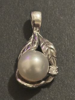 14k Gold, Natural Pearl and Diamond Pendant, 2.23 Grams