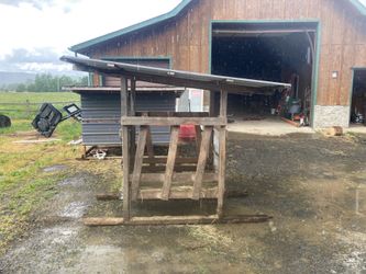Covered Cow Feeder