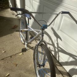 SE wheelie Bmx bike