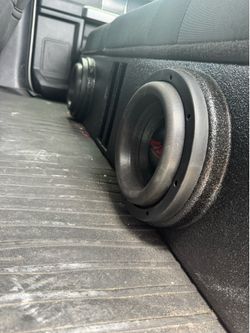 2 8” subwoofers twister audio and subwoofer box