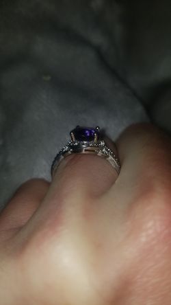 untreated 2.75 ct natural purple to violet sapphire