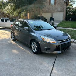 2013 Ford Focus SE Hatchback Clean Title 