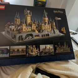 Brand New Sealed In The Box 2660 Pcs Lego Harry Potter Hogwarts Caste And Grounds For Sale Or Trade 
