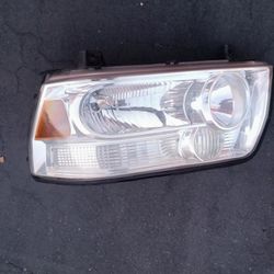 2004-2010 Infiniti Q56 Headlight Xenon With Light Bulbs OEM. 