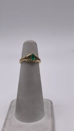 14k gold ring with green CZ