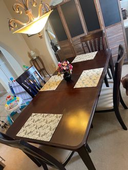 Very Nice Dark Cherry Maple Wood Dining Set