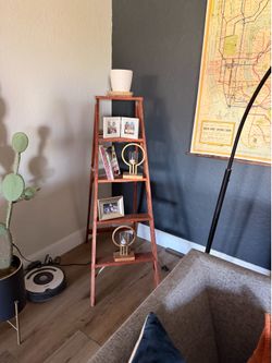 Shelf/Decorative Ladder