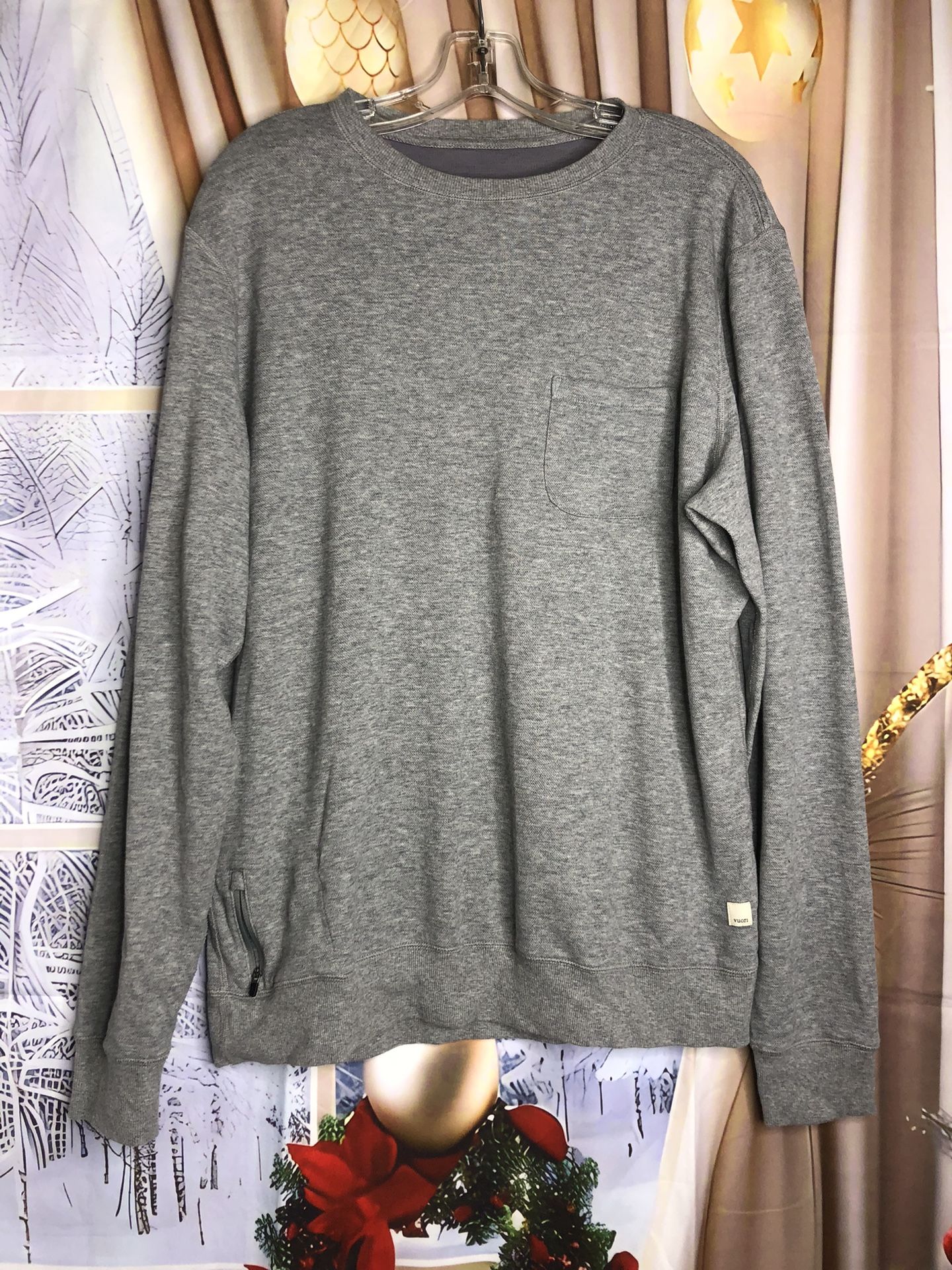 Vuori Men’s Sweater Size Large 