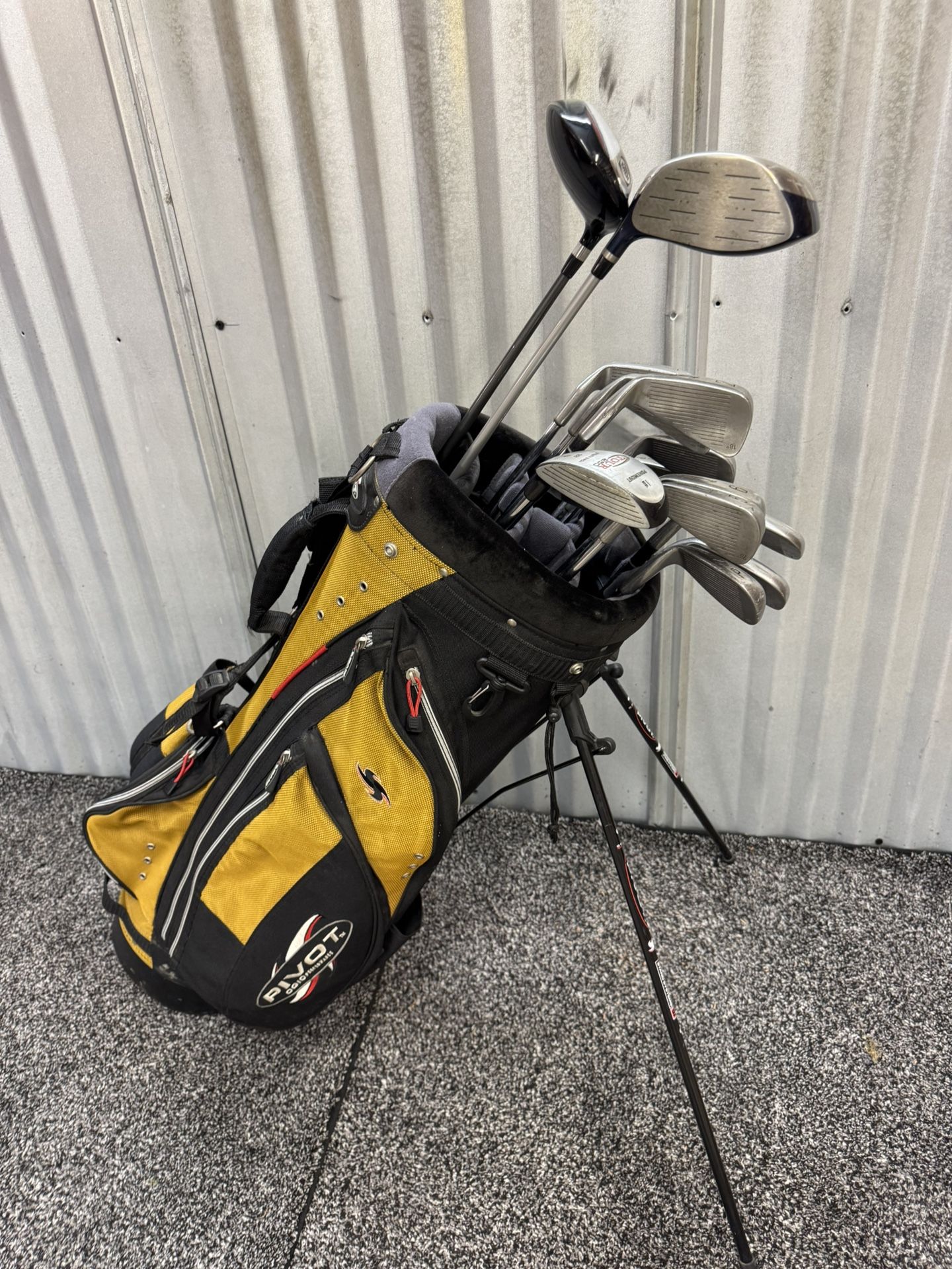 Men’s Right Handed Set Of Golf Clubs Complete Set