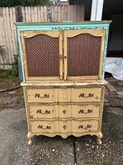 Vintage Wooden Dresser/Cabinet