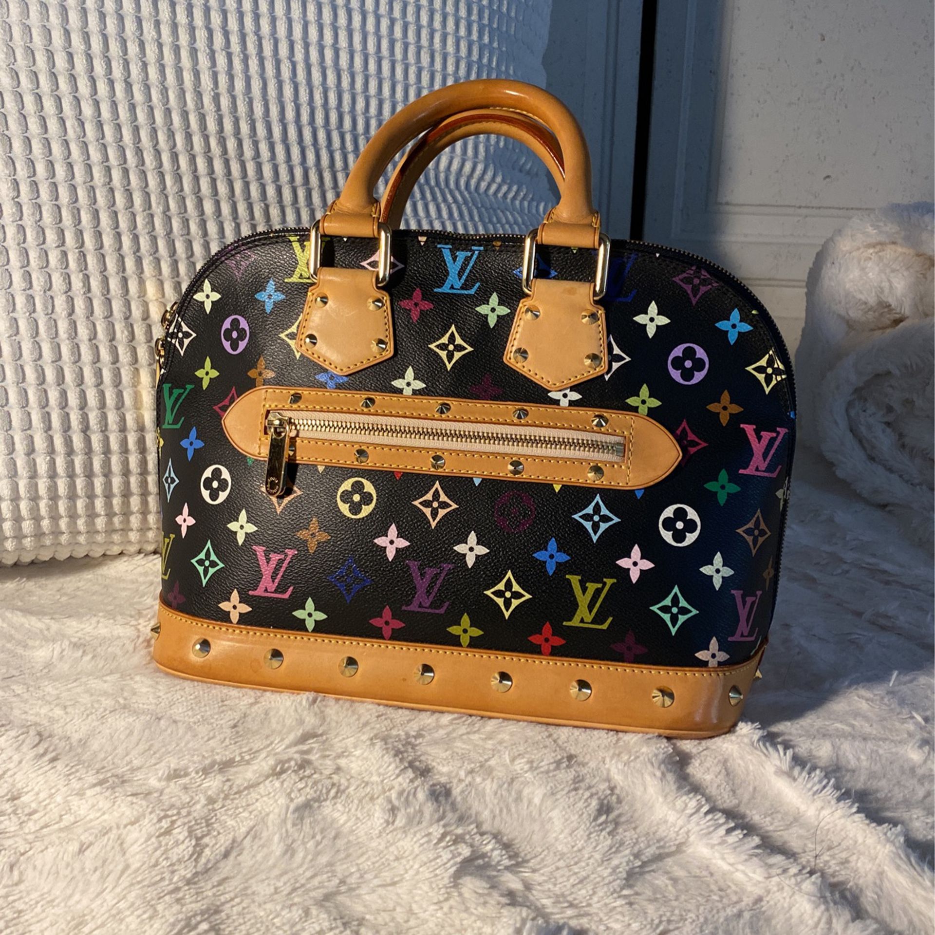 Authentic Louis Vuitton Alma handbag for Sale in Palm Beach Gardens, FL -  OfferUp