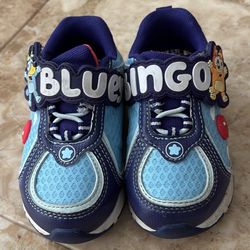 Toddler size 7 light-up sneakers 🩵✨