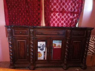Elegant Black Marble Top Dresser With Mirror
