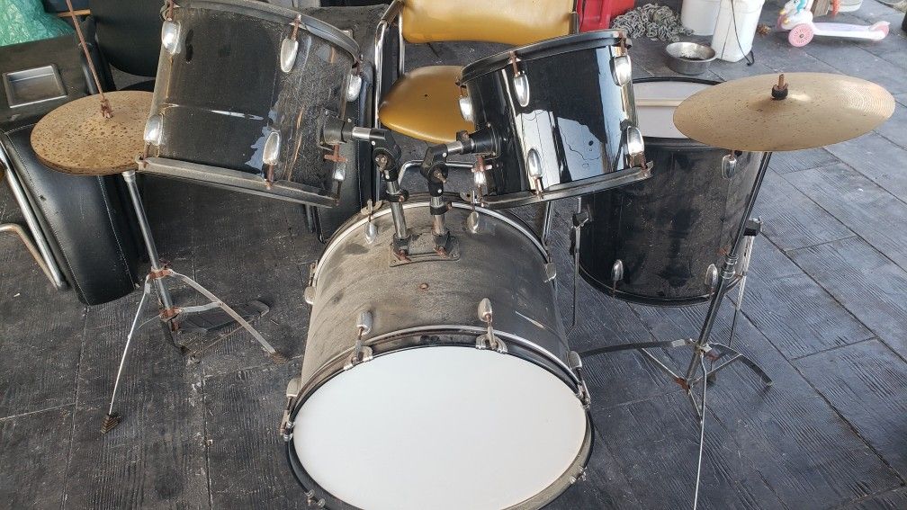 Used Drum Set For Beginners (contact info removed) 