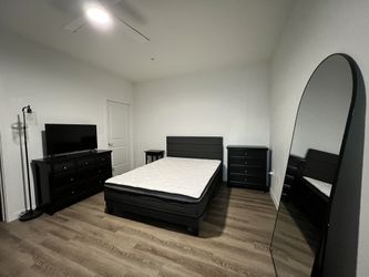 Modern Black/ Gray Bedroom Set + Queen Mattress + Lamp – Great Condition