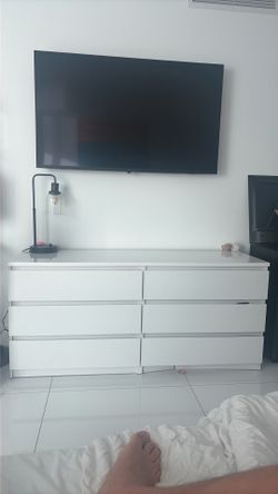 White tv stand