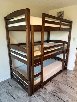 Triple Twin Bunk Bed + 3 Mattresses — $550 | La Mesa