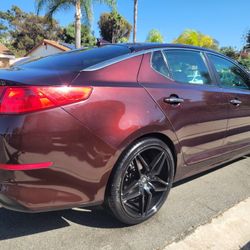 (14) Kia Optima, Clean Title, Low Miles, Factory Warranty, Smogged, 4 Cylinder Gas Saver, 20"Rims, Touchscreen Bluetooth Stereo, Runs Great