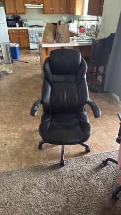 Comfortable La-Z-Boy Padded Office / Desk Chair – $20 OBO