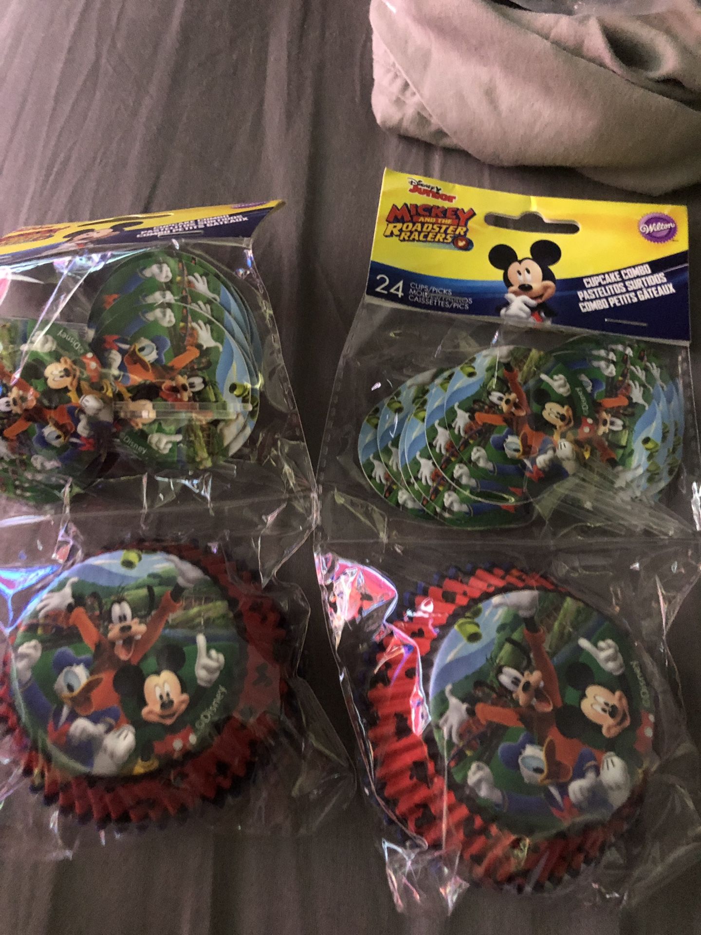 Mickey & Minnie Mouse party supplies