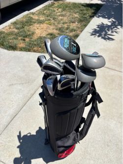 Ladies, Golf Clubs with bag right handed and golf balls 30 per bag