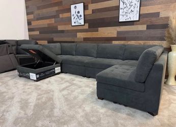 Thomasville Tisdale Modular Sectional with Ottoman