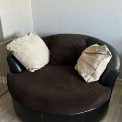  Circle Love Seat 