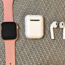 Smartwatch And Earbuds 