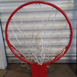 LIKE NEW SPAULDING BASKETBALL HOOP,RIM ,& NET/ FREE DELIVERY 