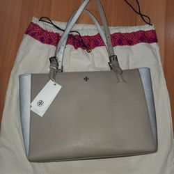 Tory Burch Tote hand bag new . Not fake