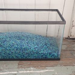 Used 10 Gallon Fish Tank 20x10x12"