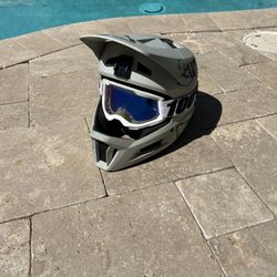 Leatt Helmet 