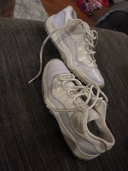 White Jordan boys size 1.5
