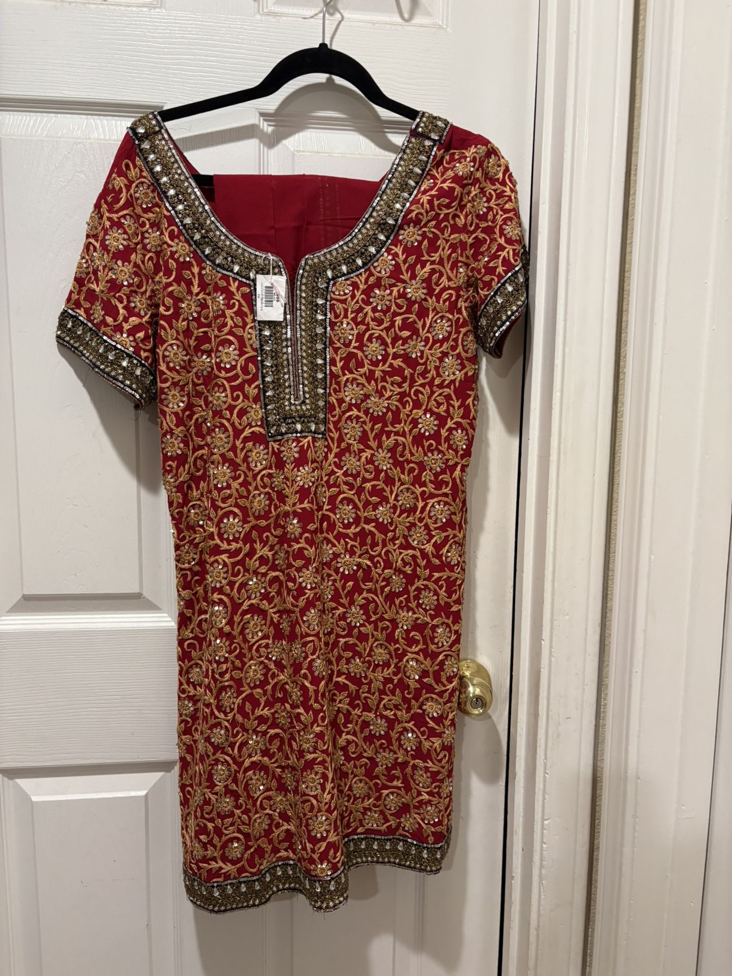 Pakistani / Indian Suits, Dresses, Lehnga And Shawls 